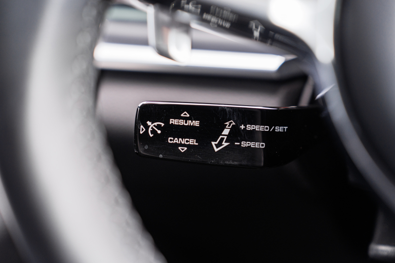 ポルシェ パナメーラ スポーツツーリスモ 4　ﾌﾞﾗｯｸﾚｻﾞｰｼｰﾄ ﾊﾟﾉﾗﾏｻﾝﾙｰﾌ PCMﾅﾋﾞ CayPlay PDLS/LEDﾗｲﾄ PASM/ｴｱｻｽ ｴﾝﾄﾘｰD ACC ﾊﾟﾅﾒｰﾗﾀｰﾎﾞ20ｲﾝﾁAW　2年保証