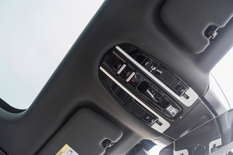 ポルシェ パナメーラ スポーツツーリスモ 4　ﾌﾞﾗｯｸﾚｻﾞｰｼｰﾄ ﾊﾟﾉﾗﾏｻﾝﾙｰﾌ PCMﾅﾋﾞ CayPlay PDLS/LEDﾗｲﾄ PASM/ｴｱｻｽ ｴﾝﾄﾘｰD ACC ﾊﾟﾅﾒｰﾗﾀｰﾎﾞ20ｲﾝﾁAW　2年保証