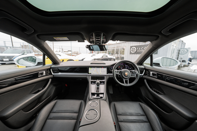 ポルシェ パナメーラ スポーツツーリスモ 4　ﾌﾞﾗｯｸﾚｻﾞｰｼｰﾄ ﾊﾟﾉﾗﾏｻﾝﾙｰﾌ PCMﾅﾋﾞ CayPlay PDLS/LEDﾗｲﾄ PASM/ｴｱｻｽ ｴﾝﾄﾘｰD ACC ﾊﾟﾅﾒｰﾗﾀｰﾎﾞ20ｲﾝﾁAW　2年保証