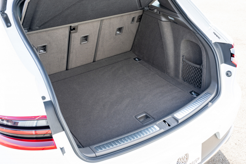 ポルシェ マカン ﾍﾞｰｽｸﾞﾚｰﾄﾞ　2017年ﾓﾃﾞﾙ ｱｹﾞｰﾄｸﾞﾚｰﾊｰﾌﾚｻﾞｰｼｰﾄ PCMﾅﾋﾞ ﾊﾟｰｸｱｼｽﾄ TPM ｸﾙｰｽﾞｺﾝﾄﾛｰﾙ ﾙｰﾌﾚｰﾙ ｵｰﾄﾃｰﾙｹﾞｰﾄ LDW ｶﾗｰｸﾚｽﾄｷｬｯﾌﾟ ﾏｶﾝﾀｰﾎﾞ19ｲﾝﾁAW　2年保証