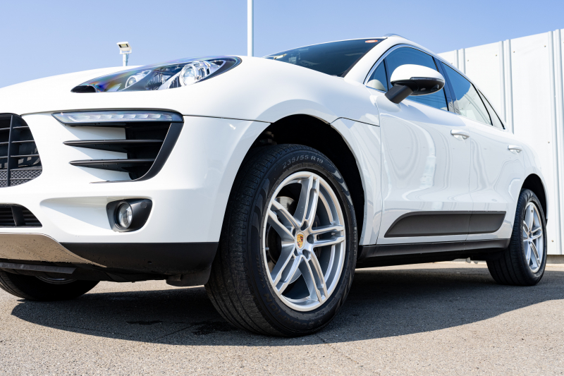 ポルシェ マカン ﾍﾞｰｽｸﾞﾚｰﾄﾞ　2017年ﾓﾃﾞﾙ ｱｹﾞｰﾄｸﾞﾚｰﾊｰﾌﾚｻﾞｰｼｰﾄ PCMﾅﾋﾞ ﾊﾟｰｸｱｼｽﾄ TPM ｸﾙｰｽﾞｺﾝﾄﾛｰﾙ ﾙｰﾌﾚｰﾙ ｵｰﾄﾃｰﾙｹﾞｰﾄ LDW ｶﾗｰｸﾚｽﾄｷｬｯﾌﾟ ﾏｶﾝﾀｰﾎﾞ19ｲﾝﾁAW　2年保証