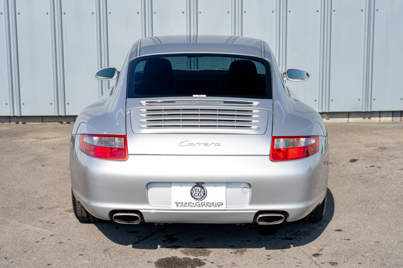 ポルシェ 911(Type997) ｶﾚﾗ　ﾌﾞﾗｯｸﾚｻﾞｰｼｰﾄ ｱﾙｶﾝﾀｰﾗﾙｰﾌﾗｲﾅｰ ｶﾛｯﾂｪﾘｱﾅﾋﾞ ﾌﾙｾｸﾞTV ｵｰﾄｴｱｺﾝ PSM ｷｾﾉﾝﾗｲﾄ F/Rﾌｫｸﾞ ｶﾚﾗ18ｲﾝﾁAW　2年保証