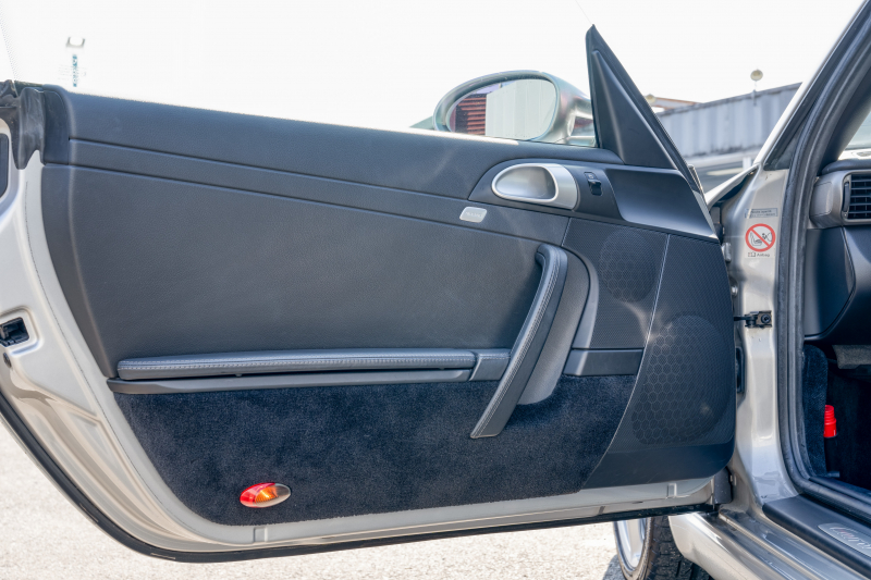 ポルシェ 911(Type997) ｶﾚﾗ　ﾌﾞﾗｯｸﾚｻﾞｰｼｰﾄ ｱﾙｶﾝﾀｰﾗﾙｰﾌﾗｲﾅｰ ｶﾛｯﾂｪﾘｱﾅﾋﾞ ﾌﾙｾｸﾞTV ｵｰﾄｴｱｺﾝ PSM ｷｾﾉﾝﾗｲﾄ F/Rﾌｫｸﾞ ｶﾚﾗ18ｲﾝﾁAW　2年保証