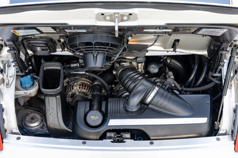 ポルシェ 911(Type997) ｶﾚﾗ　ﾌﾞﾗｯｸﾚｻﾞｰｼｰﾄ ｱﾙｶﾝﾀｰﾗﾙｰﾌﾗｲﾅｰ ｶﾛｯﾂｪﾘｱﾅﾋﾞ ﾌﾙｾｸﾞTV ｵｰﾄｴｱｺﾝ PSM ｷｾﾉﾝﾗｲﾄ F/Rﾌｫｸﾞ ｶﾚﾗ18ｲﾝﾁAW　2年保証