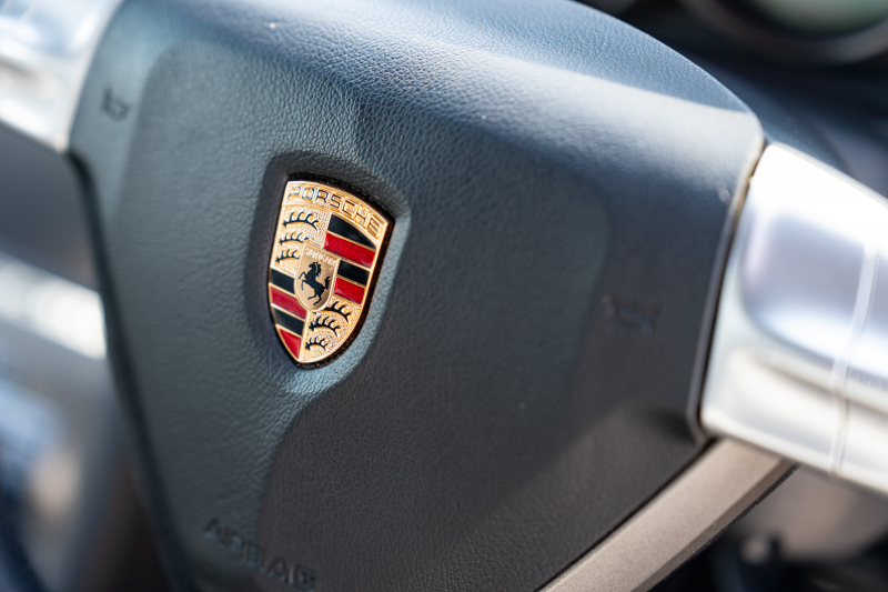 ポルシェ 911(Type997) ｶﾚﾗ　ﾌﾞﾗｯｸﾚｻﾞｰｼｰﾄ ｱﾙｶﾝﾀｰﾗﾙｰﾌﾗｲﾅｰ ｶﾛｯﾂｪﾘｱﾅﾋﾞ ﾌﾙｾｸﾞTV ｵｰﾄｴｱｺﾝ PSM ｷｾﾉﾝﾗｲﾄ F/Rﾌｫｸﾞ ｶﾚﾗ18ｲﾝﾁAW　2年保証