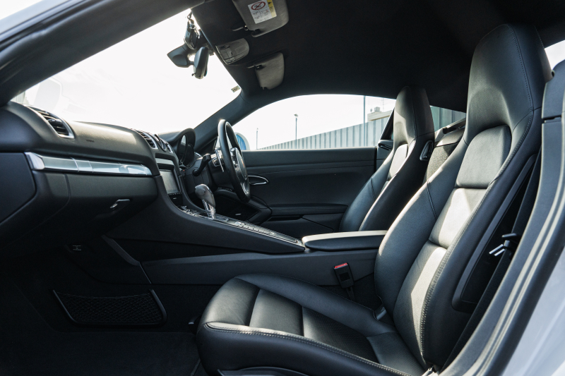 ポルシェ ケイマン(Type981) S ｽﾎﾟｰﾂｸﾛﾉPKG　2016年ﾓﾃﾞﾙ ﾌﾞﾗｯｸﾚｻﾞｰｼｰﾄ ｼｰﾄﾋｰﾀｰ ﾅﾋﾞTV ｽﾎﾟｰﾂﾃﾞｻﾞｲﾝｽﾃｱ PDLS BOSE ﾃｨﾝﾃｯﾄﾞﾙｯｸﾃｰﾙ TPM ｶﾚﾗS20ｲﾝﾁAW　2年保証