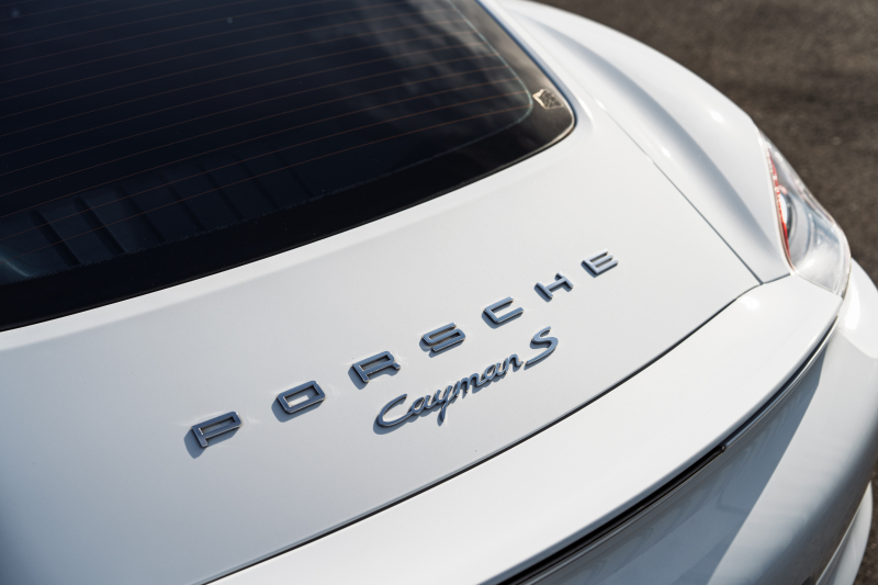 ポルシェ ケイマン(Type981) S ｽﾎﾟｰﾂｸﾛﾉPKG　2016年ﾓﾃﾞﾙ ﾌﾞﾗｯｸﾚｻﾞｰｼｰﾄ ｼｰﾄﾋｰﾀｰ ﾅﾋﾞTV ｽﾎﾟｰﾂﾃﾞｻﾞｲﾝｽﾃｱ PDLS BOSE ﾃｨﾝﾃｯﾄﾞﾙｯｸﾃｰﾙ TPM ｶﾚﾗS20ｲﾝﾁAW　2年保証