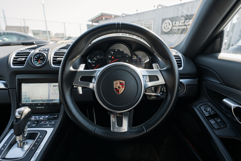 ポルシェ ケイマン(Type981) ﾍﾞｰｽｸﾞﾚｰﾄﾞ ｽﾎﾟｰﾂｸﾛﾉPKG　ﾌﾞﾗｯｸﾚｻﾞｰｼｰﾄ ｼｰﾄﾋｰﾀｰ ﾅﾋﾞTV ｽﾎﾟｰﾂﾃﾞｻﾞｲﾝｽﾃｱﾘﾝｸﾞ PDLS BOSE ｽﾎﾟｰﾂｼｬｰｼ ﾎﾞｸｽﾀｰS19ｲﾝﾁAW　2年保証