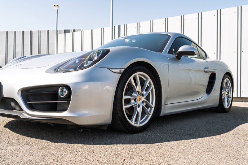 ポルシェ ケイマン(Type981) ﾍﾞｰｽｸﾞﾚｰﾄﾞ ｽﾎﾟｰﾂｸﾛﾉPKG　ﾌﾞﾗｯｸﾚｻﾞｰｼｰﾄ ｼｰﾄﾋｰﾀｰ ﾅﾋﾞTV ｽﾎﾟｰﾂﾃﾞｻﾞｲﾝｽﾃｱﾘﾝｸﾞ PDLS BOSE ｽﾎﾟｰﾂｼｬｰｼ ﾎﾞｸｽﾀｰS19ｲﾝﾁAW　2年保証