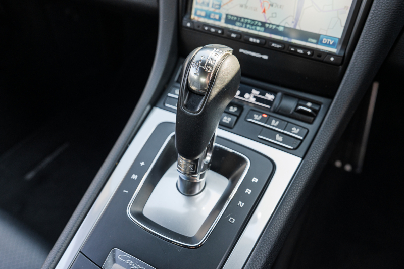 ポルシェ ケイマン(Type981) ﾍﾞｰｽｸﾞﾚｰﾄﾞ ｽﾎﾟｰﾂｸﾛﾉPKG　ﾌﾞﾗｯｸﾚｻﾞｰｼｰﾄ ｼｰﾄﾋｰﾀｰ ﾅﾋﾞTV ｽﾎﾟｰﾂﾃﾞｻﾞｲﾝｽﾃｱﾘﾝｸﾞ PDLS BOSE ｽﾎﾟｰﾂｼｬｰｼ ﾎﾞｸｽﾀｰS19ｲﾝﾁAW　2年保証