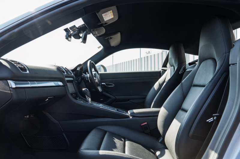 ポルシェ ケイマン(Type981) ﾍﾞｰｽｸﾞﾚｰﾄﾞ ｽﾎﾟｰﾂｸﾛﾉPKG　ﾌﾞﾗｯｸﾚｻﾞｰｼｰﾄ ｼｰﾄﾋｰﾀｰ ﾅﾋﾞTV ｽﾎﾟｰﾂﾃﾞｻﾞｲﾝｽﾃｱﾘﾝｸﾞ PDLS BOSE ｽﾎﾟｰﾂｼｬｰｼ ﾎﾞｸｽﾀｰS19ｲﾝﾁAW　2年保証