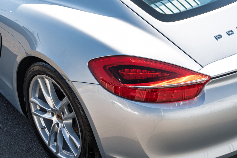 ポルシェ ケイマン(Type981) ﾍﾞｰｽｸﾞﾚｰﾄﾞ ｽﾎﾟｰﾂｸﾛﾉPKG　ﾌﾞﾗｯｸﾚｻﾞｰｼｰﾄ ｼｰﾄﾋｰﾀｰ ﾅﾋﾞTV ｽﾎﾟｰﾂﾃﾞｻﾞｲﾝｽﾃｱﾘﾝｸﾞ PDLS BOSE ｽﾎﾟｰﾂｼｬｰｼ ﾎﾞｸｽﾀｰS19ｲﾝﾁAW　2年保証