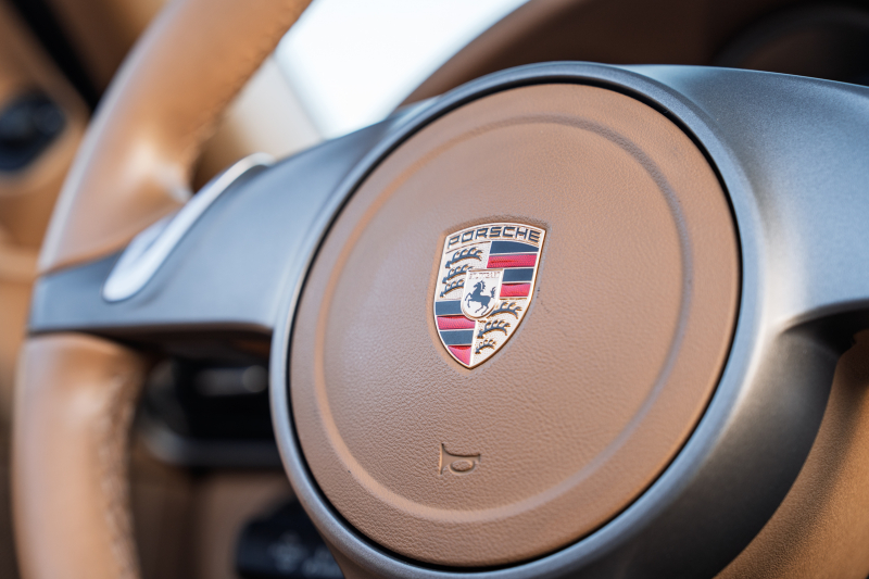 ポルシェ 911(Type997) ｶﾚﾗｶﾌﾞﾘｵﾚ ｽﾎﾟｰﾂｸﾛﾉPKG　後期ﾓﾃﾞﾙ 7速PDK ﾍﾞｰｼﾞｭﾚｻﾞｰｼｰﾄ ｼｰﾄﾋｰﾀｰ ｸﾗﾘｵﾝﾅﾋﾞ ﾊﾞｯｸｶﾒﾗ ｷｾﾉﾝﾍｯﾄﾞﾗｲﾄ ｵｰﾄｴｱｺﾝ ｶﾚﾗ18ｲﾝﾁAW　2年保証