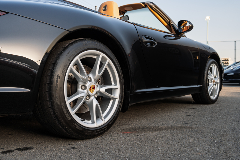 ポルシェ 911(Type997) ｶﾚﾗｶﾌﾞﾘｵﾚ ｽﾎﾟｰﾂｸﾛﾉPKG　後期ﾓﾃﾞﾙ 7速PDK ﾍﾞｰｼﾞｭﾚｻﾞｰｼｰﾄ ｼｰﾄﾋｰﾀｰ ｸﾗﾘｵﾝﾅﾋﾞ ﾊﾞｯｸｶﾒﾗ ｷｾﾉﾝﾍｯﾄﾞﾗｲﾄ ｵｰﾄｴｱｺﾝ ｶﾚﾗ18ｲﾝﾁAW　2年保証