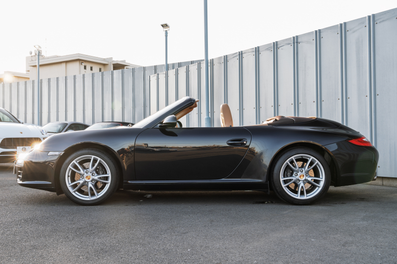 ポルシェ 911(Type997) ｶﾚﾗｶﾌﾞﾘｵﾚ ｽﾎﾟｰﾂｸﾛﾉPKG　後期ﾓﾃﾞﾙ 7速PDK ﾍﾞｰｼﾞｭﾚｻﾞｰｼｰﾄ ｼｰﾄﾋｰﾀｰ ｸﾗﾘｵﾝﾅﾋﾞ ﾊﾞｯｸｶﾒﾗ ｷｾﾉﾝﾍｯﾄﾞﾗｲﾄ ｵｰﾄｴｱｺﾝ ｶﾚﾗ18ｲﾝﾁAW　2年保証