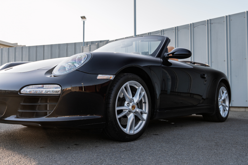 ポルシェ 911(Type997) ｶﾚﾗｶﾌﾞﾘｵﾚ ｽﾎﾟｰﾂｸﾛﾉPKG　後期ﾓﾃﾞﾙ 7速PDK ﾍﾞｰｼﾞｭﾚｻﾞｰｼｰﾄ ｼｰﾄﾋｰﾀｰ ｸﾗﾘｵﾝﾅﾋﾞ ﾊﾞｯｸｶﾒﾗ ｷｾﾉﾝﾍｯﾄﾞﾗｲﾄ ｵｰﾄｴｱｺﾝ ｶﾚﾗ18ｲﾝﾁAW　2年保証