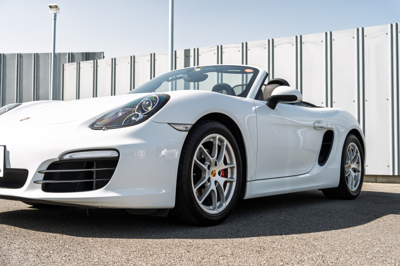 ポルシェ ボクスター(Type981) ﾍﾞｰｽｸﾞﾚｰﾄﾞ　ﾌﾞﾗｯｸﾊｰﾌﾚｻﾞｰ ﾌﾞﾗｯｸｿﾌﾄﾄｯﾌﾟ ﾅﾋﾞTV ｽﾎﾟｰﾂﾃﾞｻﾞｲﾝｽﾃｱﾘﾝｸﾞ PDLS ｵｰﾄA/C 電動Dﾐﾗｰ ｹｲﾏﾝ18ｲﾝﾁAW ｶﾗｰｸﾚｽﾄｾﾝﾀｰｷｬｯﾌﾟ　2年保証