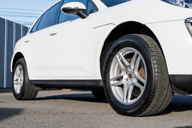 ポルシェ マカン ﾍﾞｰｽｸﾞﾚｰﾄﾞ　ﾌﾞﾗｯｸﾊｰﾌﾚｻﾞｰｼｰﾄ ｸﾗﾘｵﾝSDﾅﾋﾞ ﾌﾙｾｸﾞTV PDLS ｵｰﾄﾃｰﾙｹﾞｰﾄ ｶﾗｰｸﾚｽﾄｷｬｯﾌﾟ ﾏｶﾝS18ｲﾝﾁAW ﾊﾞｯｸ&ｻｲﾄﾞｶﾒﾗ ﾏﾙﾁﾌｧﾝｸｼｮﾝｽﾃｱ　2年保証