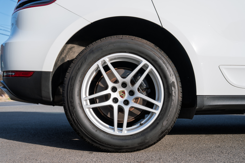 ポルシェ マカン ﾍﾞｰｽｸﾞﾚｰﾄﾞ　ﾌﾞﾗｯｸﾊｰﾌﾚｻﾞｰｼｰﾄ ｸﾗﾘｵﾝSDﾅﾋﾞ ﾌﾙｾｸﾞTV PDLS ｵｰﾄﾃｰﾙｹﾞｰﾄ ｶﾗｰｸﾚｽﾄｷｬｯﾌﾟ ﾏｶﾝS18ｲﾝﾁAW ﾊﾞｯｸ&ｻｲﾄﾞｶﾒﾗ ﾏﾙﾁﾌｧﾝｸｼｮﾝｽﾃｱ　2年保証