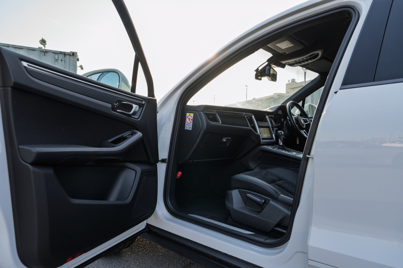 ポルシェ マカン ﾍﾞｰｽｸﾞﾚｰﾄﾞ　ﾌﾞﾗｯｸﾊｰﾌﾚｻﾞｰｼｰﾄ ｸﾗﾘｵﾝSDﾅﾋﾞ ﾌﾙｾｸﾞTV PDLS ｵｰﾄﾃｰﾙｹﾞｰﾄ ｶﾗｰｸﾚｽﾄｷｬｯﾌﾟ ﾏｶﾝS18ｲﾝﾁAW ﾊﾞｯｸ&ｻｲﾄﾞｶﾒﾗ ﾏﾙﾁﾌｧﾝｸｼｮﾝｽﾃｱ　2年保証