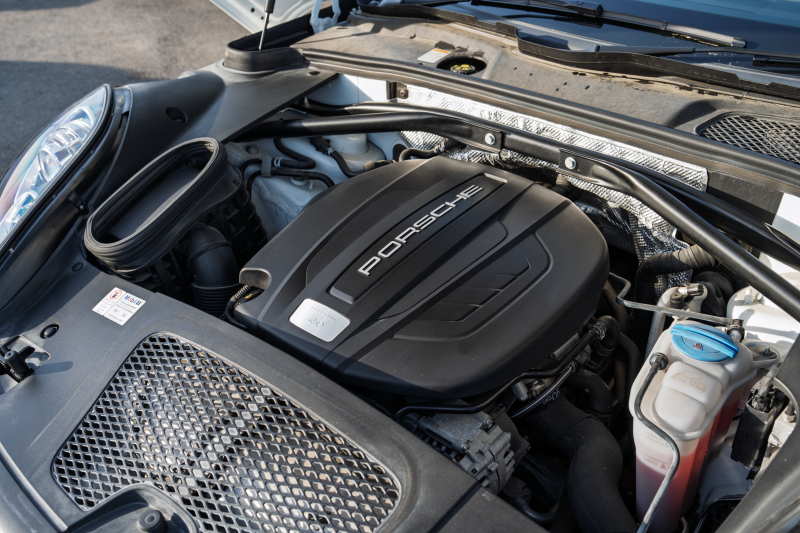 ポルシェ マカン ﾍﾞｰｽｸﾞﾚｰﾄﾞ　ﾌﾞﾗｯｸﾊｰﾌﾚｻﾞｰｼｰﾄ ｸﾗﾘｵﾝSDﾅﾋﾞ ﾌﾙｾｸﾞTV PDLS ｵｰﾄﾃｰﾙｹﾞｰﾄ ｶﾗｰｸﾚｽﾄｷｬｯﾌﾟ ﾏｶﾝS18ｲﾝﾁAW ﾊﾞｯｸ&ｻｲﾄﾞｶﾒﾗ ﾏﾙﾁﾌｧﾝｸｼｮﾝｽﾃｱ　2年保証