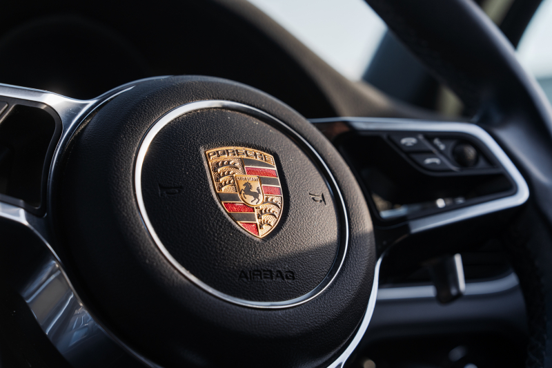 ポルシェ マカン ﾍﾞｰｽｸﾞﾚｰﾄﾞ　ﾌﾞﾗｯｸﾊｰﾌﾚｻﾞｰｼｰﾄ ｸﾗﾘｵﾝSDﾅﾋﾞ ﾌﾙｾｸﾞTV PDLS ｵｰﾄﾃｰﾙｹﾞｰﾄ ｶﾗｰｸﾚｽﾄｷｬｯﾌﾟ ﾏｶﾝS18ｲﾝﾁAW ﾊﾞｯｸ&ｻｲﾄﾞｶﾒﾗ ﾏﾙﾁﾌｧﾝｸｼｮﾝｽﾃｱ　2年保証