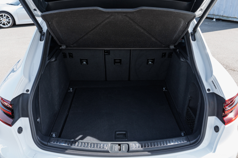 ポルシェ マカン GTS ｽﾎﾟｰﾂｸﾛﾉPKG　MY17 GTSｲﾝﾃﾘｱPKG ﾌﾞﾗｯｸﾚｻﾞｰｼｰﾄ PCM ｽﾎﾟｰﾂｴｸﾞｿﾞｰｽﾄ ﾊﾟﾄﾞﾙ  PASM PDLS/LED ｸﾙｺﾝ RSｽﾊﾟｲﾀﾞｰ20AW　2年保証