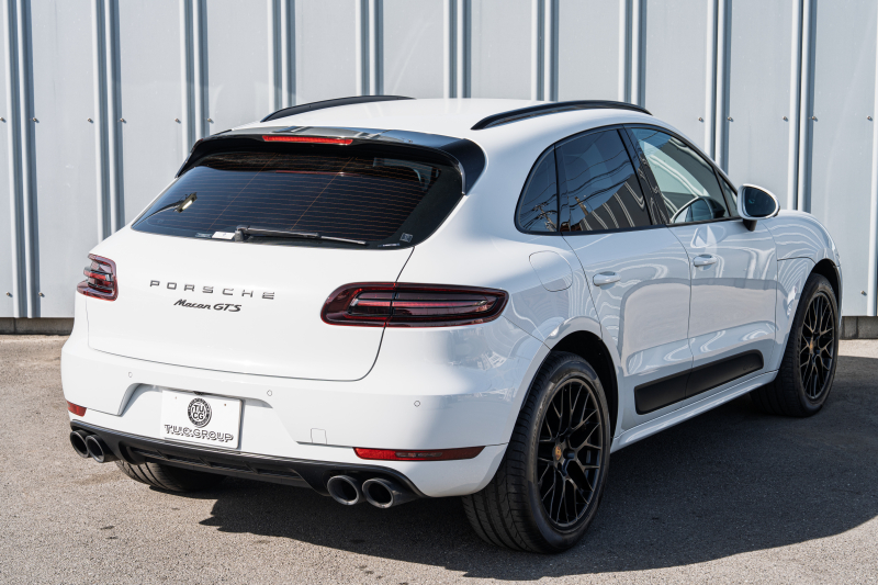 ポルシェ マカン GTS ｽﾎﾟｰﾂｸﾛﾉPKG　MY17 GTSｲﾝﾃﾘｱPKG ﾌﾞﾗｯｸﾚｻﾞｰｼｰﾄ PCM ｽﾎﾟｰﾂｴｸﾞｿﾞｰｽﾄ ﾊﾟﾄﾞﾙ  PASM PDLS/LED ｸﾙｺﾝ RSｽﾊﾟｲﾀﾞｰ20AW　2年保証