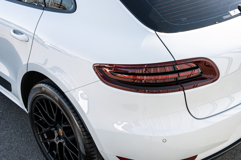 ポルシェ マカン GTS ｽﾎﾟｰﾂｸﾛﾉPKG　MY17 GTSｲﾝﾃﾘｱPKG ﾌﾞﾗｯｸﾚｻﾞｰｼｰﾄ PCM ｽﾎﾟｰﾂｴｸﾞｿﾞｰｽﾄ ﾊﾟﾄﾞﾙ  PASM PDLS/LED ｸﾙｺﾝ RSｽﾊﾟｲﾀﾞｰ20AW　2年保証