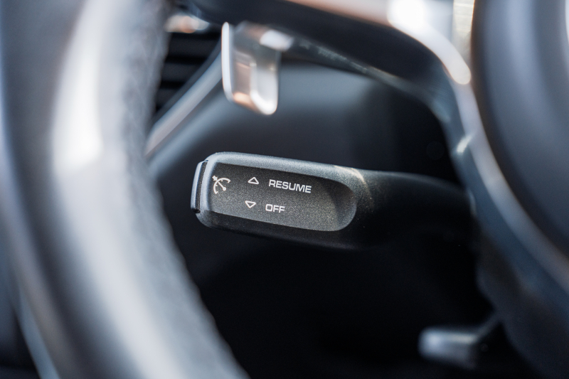 ポルシェ マカン GTS ｽﾎﾟｰﾂｸﾛﾉPKG　MY17 GTSｲﾝﾃﾘｱPKG ﾌﾞﾗｯｸﾚｻﾞｰｼｰﾄ PCM ｽﾎﾟｰﾂｴｸﾞｿﾞｰｽﾄ ﾊﾟﾄﾞﾙ  PASM PDLS/LED ｸﾙｺﾝ RSｽﾊﾟｲﾀﾞｰ20AW　2年保証