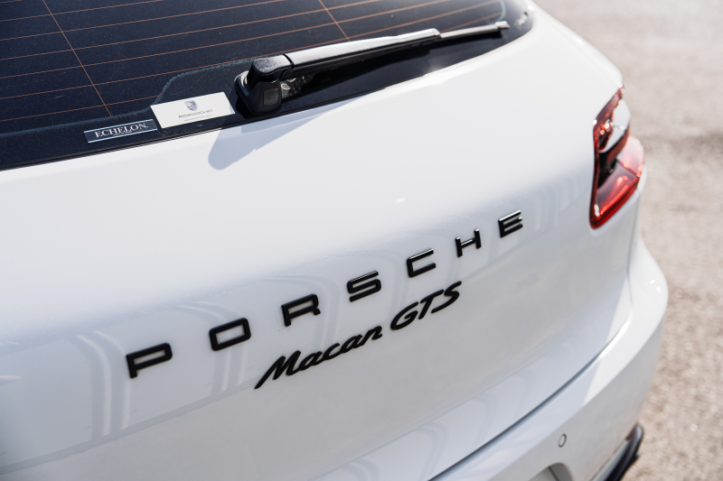 ポルシェ マカン GTS ｽﾎﾟｰﾂｸﾛﾉPKG　MY17 GTSｲﾝﾃﾘｱPKG ﾌﾞﾗｯｸﾚｻﾞｰｼｰﾄ PCM ｽﾎﾟｰﾂｴｸﾞｿﾞｰｽﾄ ﾊﾟﾄﾞﾙ  PASM PDLS/LED ｸﾙｺﾝ RSｽﾊﾟｲﾀﾞｰ20AW　2年保証