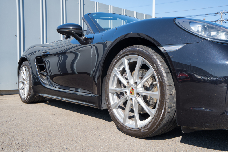 ポルシェ 718 ボクスター ﾍﾞｰｽｸﾞﾚｰﾄﾞ ｽﾎﾟｰﾂｸﾛﾉPKG　ﾌﾞﾗｯｸﾊｰﾌﾚｻﾞｰｼｰﾄ ｼｰﾄﾋｰﾀｰ ﾌﾞﾗｯｸｿﾌﾄﾄｯﾌﾟ PCMﾅﾋﾞTV CarPlay BOSE GTｽﾎﾟｰﾂｽﾃｱ ｷｾﾉﾝ ｵｰﾄｴｱｺﾝ TPM ﾊﾟｰｸｱｼｽﾄ 電格ﾐﾗｰ ﾎﾞｸｽﾀｰ18ｲﾝﾁAW　2年保証