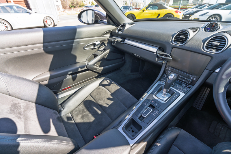 ポルシェ 718 ボクスター ﾍﾞｰｽｸﾞﾚｰﾄﾞ ｽﾎﾟｰﾂｸﾛﾉPKG　ﾌﾞﾗｯｸﾊｰﾌﾚｻﾞｰｼｰﾄ ｼｰﾄﾋｰﾀｰ ﾌﾞﾗｯｸｿﾌﾄﾄｯﾌﾟ PCMﾅﾋﾞTV CarPlay BOSE GTｽﾎﾟｰﾂｽﾃｱ ｷｾﾉﾝ ｵｰﾄｴｱｺﾝ TPM ﾊﾟｰｸｱｼｽﾄ 電格ﾐﾗｰ ﾎﾞｸｽﾀｰ18ｲﾝﾁAW　2年保証