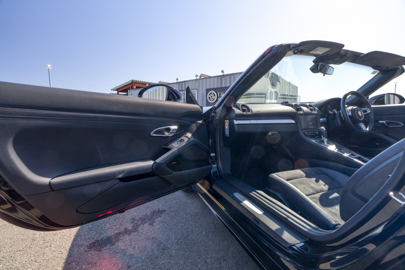 ポルシェ 718 ボクスター ﾍﾞｰｽｸﾞﾚｰﾄﾞ ｽﾎﾟｰﾂｸﾛﾉPKG　ﾌﾞﾗｯｸﾊｰﾌﾚｻﾞｰｼｰﾄ ｼｰﾄﾋｰﾀｰ ﾌﾞﾗｯｸｿﾌﾄﾄｯﾌﾟ PCMﾅﾋﾞTV CarPlay BOSE GTｽﾎﾟｰﾂｽﾃｱ ｷｾﾉﾝ ｵｰﾄｴｱｺﾝ TPM ﾊﾟｰｸｱｼｽﾄ 電格ﾐﾗｰ ﾎﾞｸｽﾀｰ18ｲﾝﾁAW　2年保証