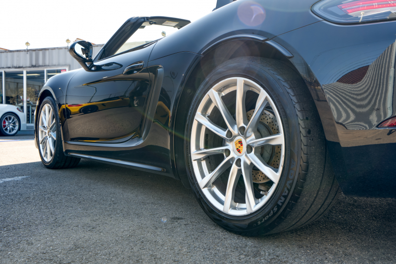 ポルシェ 718 ボクスター ﾍﾞｰｽｸﾞﾚｰﾄﾞ ｽﾎﾟｰﾂｸﾛﾉPKG　ﾌﾞﾗｯｸﾊｰﾌﾚｻﾞｰｼｰﾄ ｼｰﾄﾋｰﾀｰ ﾌﾞﾗｯｸｿﾌﾄﾄｯﾌﾟ PCMﾅﾋﾞTV CarPlay BOSE GTｽﾎﾟｰﾂｽﾃｱ ｷｾﾉﾝ ｵｰﾄｴｱｺﾝ TPM ﾊﾟｰｸｱｼｽﾄ 電格ﾐﾗｰ ﾎﾞｸｽﾀｰ18ｲﾝﾁAW　2年保証