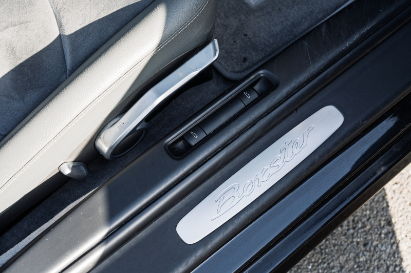 ポルシェ ボクスター(Type987) ﾍﾞｰｽｸﾞﾚｰﾄﾞ　2008年ﾓﾃﾞﾙ 5速ﾏﾆｭｱﾙ ｽﾄｰﾝｸﾞﾚｰﾊｰﾌﾚｻﾞｰ ﾌﾞﾗｯｸｿﾌﾄﾄｯﾌﾟ ｶﾛｯﾂｪﾘｱﾅﾋﾞ ｽﾎﾟｰﾂｽﾃｱﾘﾝｸﾞ ﾋﾞﾙｼｭﾀｲﾝｻｽ 18ｲﾝﾁAW　2年保証