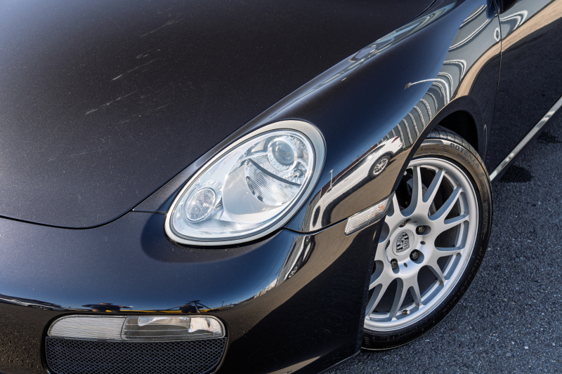 ポルシェ ボクスター(Type987) ﾍﾞｰｽｸﾞﾚｰﾄﾞ　2008年ﾓﾃﾞﾙ 5速ﾏﾆｭｱﾙ ｽﾄｰﾝｸﾞﾚｰﾊｰﾌﾚｻﾞｰ ﾌﾞﾗｯｸｿﾌﾄﾄｯﾌﾟ ｶﾛｯﾂｪﾘｱﾅﾋﾞ ｽﾎﾟｰﾂｽﾃｱﾘﾝｸﾞ ﾋﾞﾙｼｭﾀｲﾝｻｽ 18ｲﾝﾁAW　2年保証