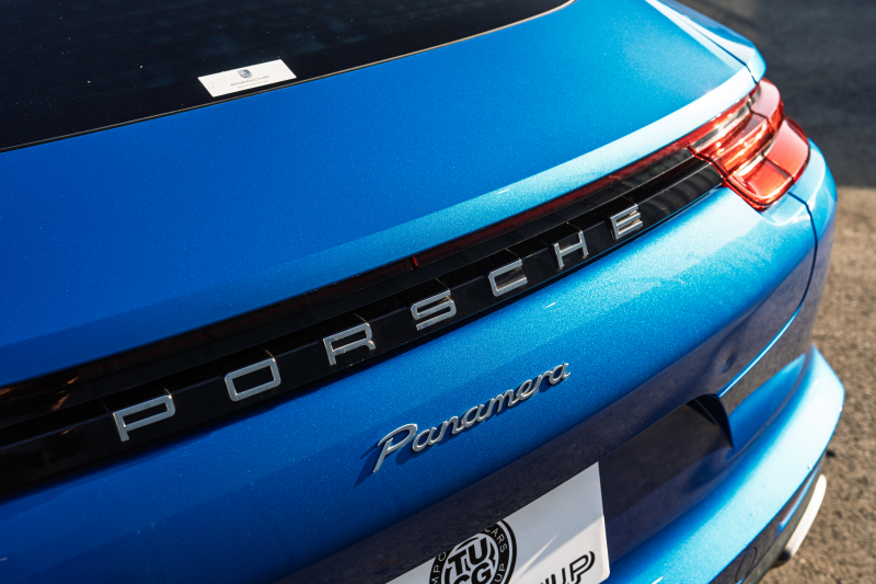 ポルシェ パナメーラ ﾍﾞｰｽｸﾞﾚｰﾄﾞ　2018年ﾓﾃﾞﾙ ﾌﾞﾗｯｸﾚｻﾞｰｼｰﾄ ｼｰﾄﾋｰﾀｰ PCMﾅﾋﾞ CarPlay ｱﾗｳﾝﾄﾞﾋﾞｭｰ ｴﾝﾄﾘｰﾄﾞﾗｲﾌﾞ PASM/ｴｱｻｽ LEDﾗｲﾄ TPM ﾊﾟﾅﾒｰﾗﾃﾞｻﾞｲﾝ20ｲﾝﾁAW　2年保証