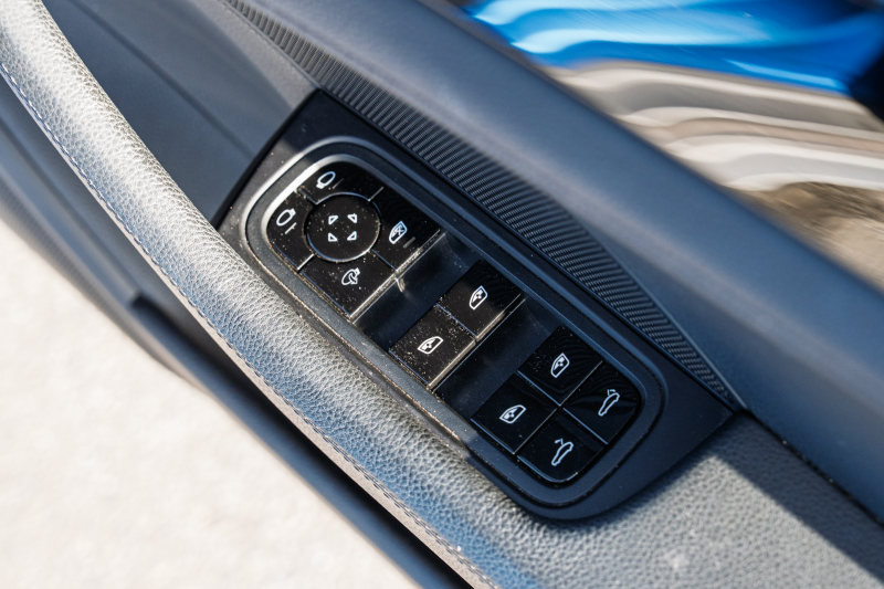 ポルシェ パナメーラ ﾍﾞｰｽｸﾞﾚｰﾄﾞ　2018年ﾓﾃﾞﾙ ﾌﾞﾗｯｸﾚｻﾞｰｼｰﾄ ｼｰﾄﾋｰﾀｰ PCMﾅﾋﾞ CarPlay ｱﾗｳﾝﾄﾞﾋﾞｭｰ ｴﾝﾄﾘｰﾄﾞﾗｲﾌﾞ PASM/ｴｱｻｽ LEDﾗｲﾄ TPM ﾊﾟﾅﾒｰﾗﾃﾞｻﾞｲﾝ20ｲﾝﾁAW　2年保証