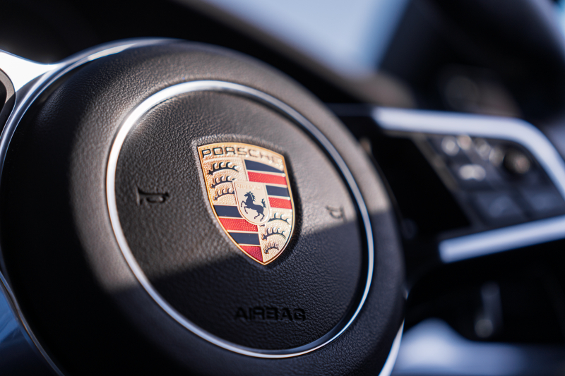 ポルシェ パナメーラ ﾍﾞｰｽｸﾞﾚｰﾄﾞ　2018年ﾓﾃﾞﾙ ﾌﾞﾗｯｸﾚｻﾞｰｼｰﾄ ｼｰﾄﾋｰﾀｰ PCMﾅﾋﾞ CarPlay ｱﾗｳﾝﾄﾞﾋﾞｭｰ ｴﾝﾄﾘｰﾄﾞﾗｲﾌﾞ PASM/ｴｱｻｽ LEDﾗｲﾄ TPM ﾊﾟﾅﾒｰﾗﾃﾞｻﾞｲﾝ20ｲﾝﾁAW　2年保証