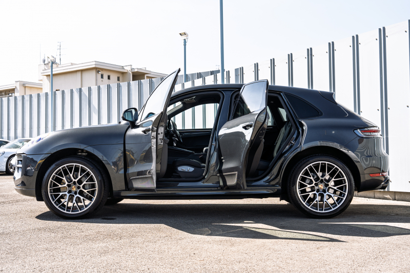 ポルシェ マカン S ｽﾎﾟｰﾂｸﾛﾉPKG　MY20 1ｵｰﾅｰ ｽﾎﾟｰﾂﾃﾞｻﾞｲﾝPKG ﾌﾞﾗｯｸﾚｻﾞｰｼｰﾄ PCMﾅﾋﾞ PASM ACC ﾚｰﾝﾁｪﾝｼﾞｱｼｽﾄ RSｽﾊﾟｲﾀﾞｰ21AW　2年保証