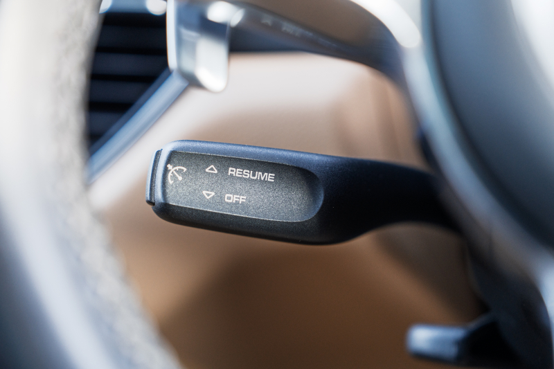 ポルシェ マカン ﾍﾞｰｽｸﾞﾚｰﾄﾞ　ﾍﾞｰｼﾞｭﾊｰﾌﾚｻﾞｰｼｰﾄ ﾊﾟﾉﾗﾏSR PCMﾅﾋﾞ ｴﾝﾄﾘｰD TPM ｸﾙｰｽﾞｺﾝﾄﾛｰﾙ ﾚｰﾝﾁｪﾝｼﾞｱｼｽﾄ LDW ｶﾗｰｸﾚｽﾄｷｬｯﾌﾟ ﾏｶﾝS18ｲﾝﾁAW　2年保証