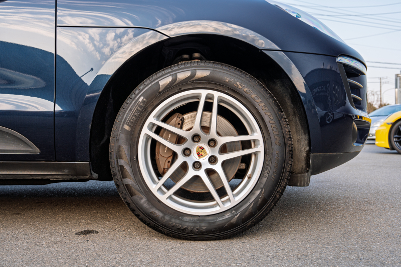 ポルシェ マカン ﾍﾞｰｽｸﾞﾚｰﾄﾞ　ﾍﾞｰｼﾞｭﾊｰﾌﾚｻﾞｰｼｰﾄ ﾊﾟﾉﾗﾏSR PCMﾅﾋﾞ ｴﾝﾄﾘｰD TPM ｸﾙｰｽﾞｺﾝﾄﾛｰﾙ ﾚｰﾝﾁｪﾝｼﾞｱｼｽﾄ LDW ｶﾗｰｸﾚｽﾄｷｬｯﾌﾟ ﾏｶﾝS18ｲﾝﾁAW　2年保証