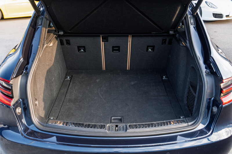 ポルシェ マカン ﾍﾞｰｽｸﾞﾚｰﾄﾞ　ﾍﾞｰｼﾞｭﾊｰﾌﾚｻﾞｰｼｰﾄ ﾊﾟﾉﾗﾏSR PCMﾅﾋﾞ ｴﾝﾄﾘｰD TPM ｸﾙｰｽﾞｺﾝﾄﾛｰﾙ ﾚｰﾝﾁｪﾝｼﾞｱｼｽﾄ LDW ｶﾗｰｸﾚｽﾄｷｬｯﾌﾟ ﾏｶﾝS18ｲﾝﾁAW　2年保証