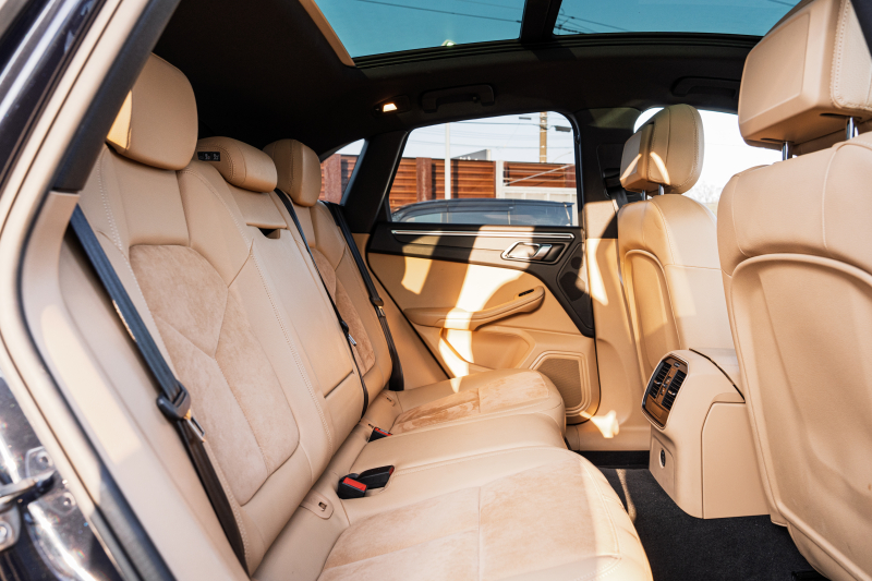 ポルシェ マカン ﾍﾞｰｽｸﾞﾚｰﾄﾞ　ﾍﾞｰｼﾞｭﾊｰﾌﾚｻﾞｰｼｰﾄ ﾊﾟﾉﾗﾏSR PCMﾅﾋﾞ ｴﾝﾄﾘｰD TPM ｸﾙｰｽﾞｺﾝﾄﾛｰﾙ ﾚｰﾝﾁｪﾝｼﾞｱｼｽﾄ LDW ｶﾗｰｸﾚｽﾄｷｬｯﾌﾟ ﾏｶﾝS18ｲﾝﾁAW　2年保証