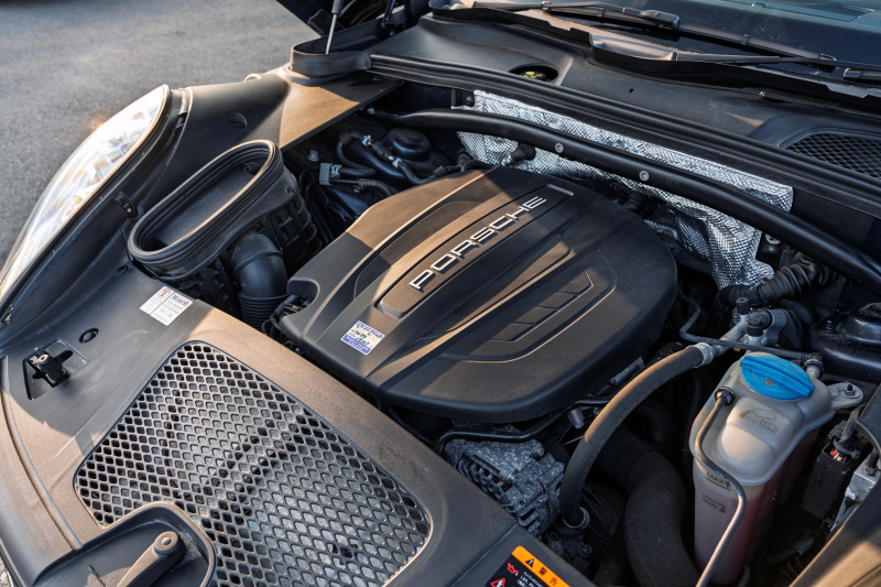 ポルシェ マカン ﾍﾞｰｽｸﾞﾚｰﾄﾞ　ﾍﾞｰｼﾞｭﾊｰﾌﾚｻﾞｰｼｰﾄ ﾊﾟﾉﾗﾏSR PCMﾅﾋﾞ ｴﾝﾄﾘｰD TPM ｸﾙｰｽﾞｺﾝﾄﾛｰﾙ ﾚｰﾝﾁｪﾝｼﾞｱｼｽﾄ LDW ｶﾗｰｸﾚｽﾄｷｬｯﾌﾟ ﾏｶﾝS18ｲﾝﾁAW　2年保証