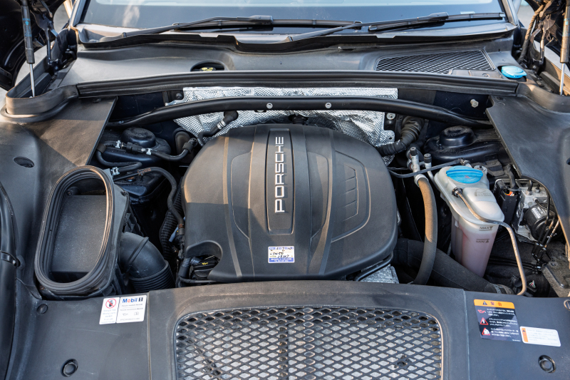 ポルシェ マカン ﾍﾞｰｽｸﾞﾚｰﾄﾞ　ﾍﾞｰｼﾞｭﾊｰﾌﾚｻﾞｰｼｰﾄ ﾊﾟﾉﾗﾏSR PCMﾅﾋﾞ ｴﾝﾄﾘｰD TPM ｸﾙｰｽﾞｺﾝﾄﾛｰﾙ ﾚｰﾝﾁｪﾝｼﾞｱｼｽﾄ LDW ｶﾗｰｸﾚｽﾄｷｬｯﾌﾟ ﾏｶﾝS18ｲﾝﾁAW　2年保証