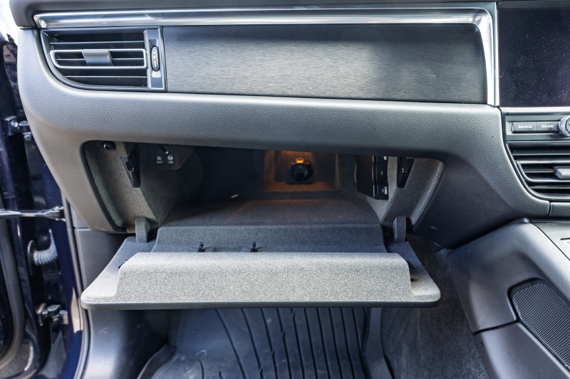 ポルシェ マカン GTS ｽﾎﾟｰﾂｸﾛﾉPKG　ﾌﾞﾗｯｸﾚｻﾞｰPKG PCM AppleCarPlay ｽﾎﾟｴｸﾞACC ｴﾝﾄﾘｰﾄﾞﾗｲﾌﾞ PASM/ｴｱｻｽ PDLS/LED RSｽﾊﾟｲﾀﾞｰ20AW　2年保証