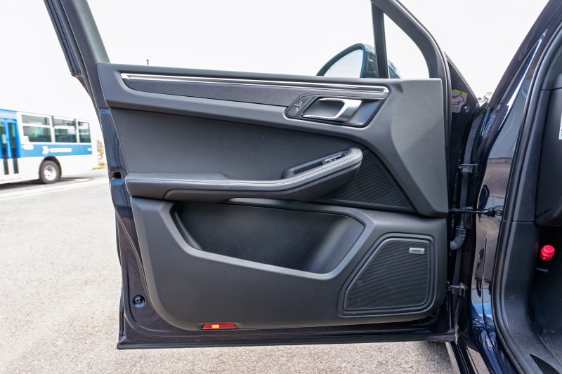 ポルシェ マカン GTS ｽﾎﾟｰﾂｸﾛﾉPKG　ﾌﾞﾗｯｸﾚｻﾞｰPKG PCM AppleCarPlay ｽﾎﾟｴｸﾞACC ｴﾝﾄﾘｰﾄﾞﾗｲﾌﾞ PASM/ｴｱｻｽ PDLS/LED RSｽﾊﾟｲﾀﾞｰ20AW　2年保証