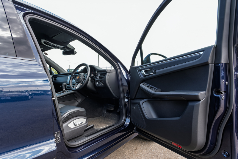 ポルシェ マカン GTS ｽﾎﾟｰﾂｸﾛﾉPKG　ﾌﾞﾗｯｸﾚｻﾞｰPKG PCM AppleCarPlay ｽﾎﾟｴｸﾞACC ｴﾝﾄﾘｰﾄﾞﾗｲﾌﾞ PASM/ｴｱｻｽ PDLS/LED RSｽﾊﾟｲﾀﾞｰ20AW　2年保証